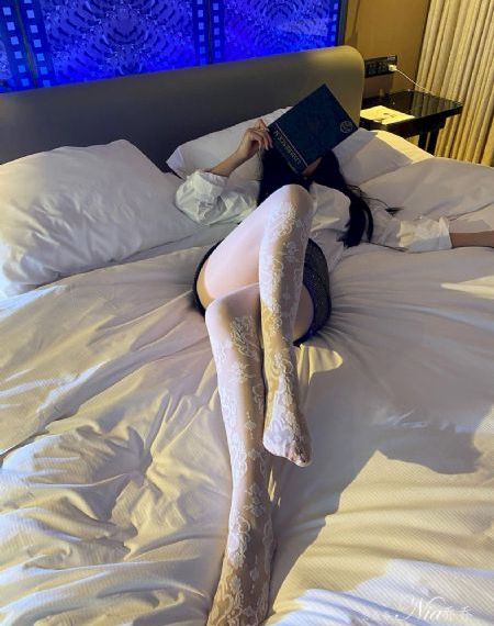双胞胎姐妹齐上阵许多人物