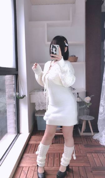 春潮烂熳海棠红