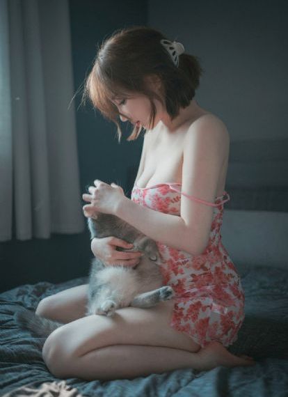 巜隔壁练瑜伽的人妻