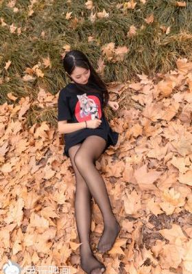 霓虹灯下的哨兵