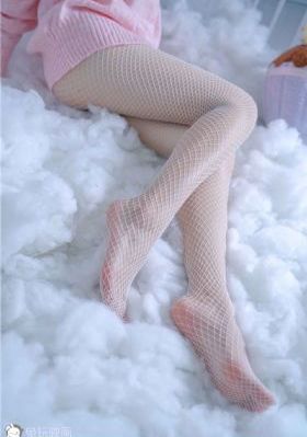 按摩室的女大学生