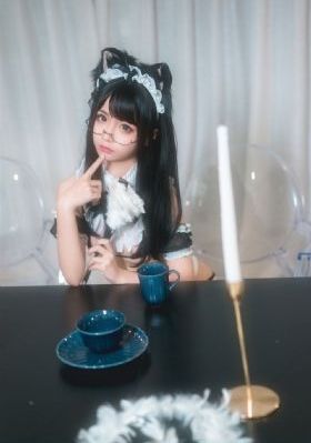 心软娇妻同意邻居老头